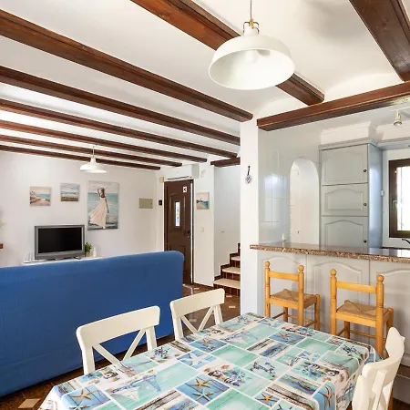 Holiday home La Casa De La Playa. Piscina, Wifi Y Terraza.